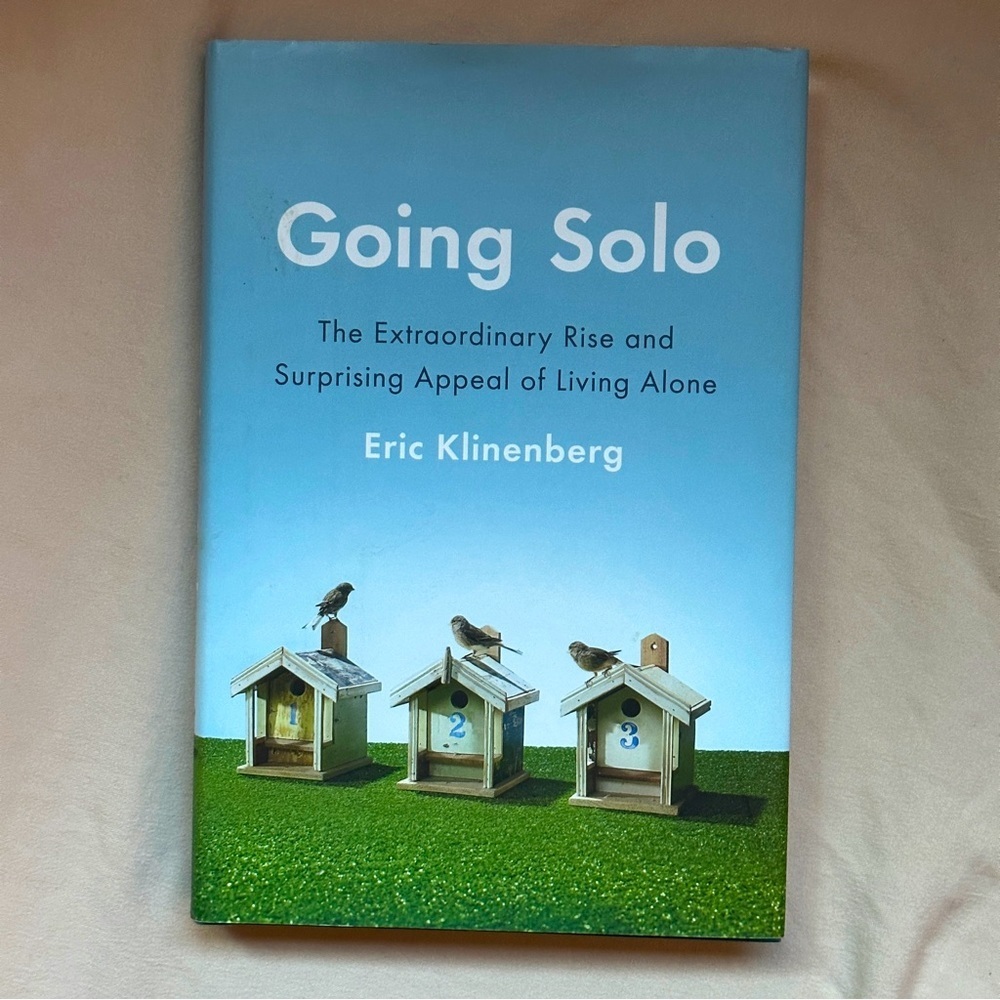 Going Solo by Eric Klinenberg | Sociology, Non-fiction | Hardcover Book - Picture 2 of 8